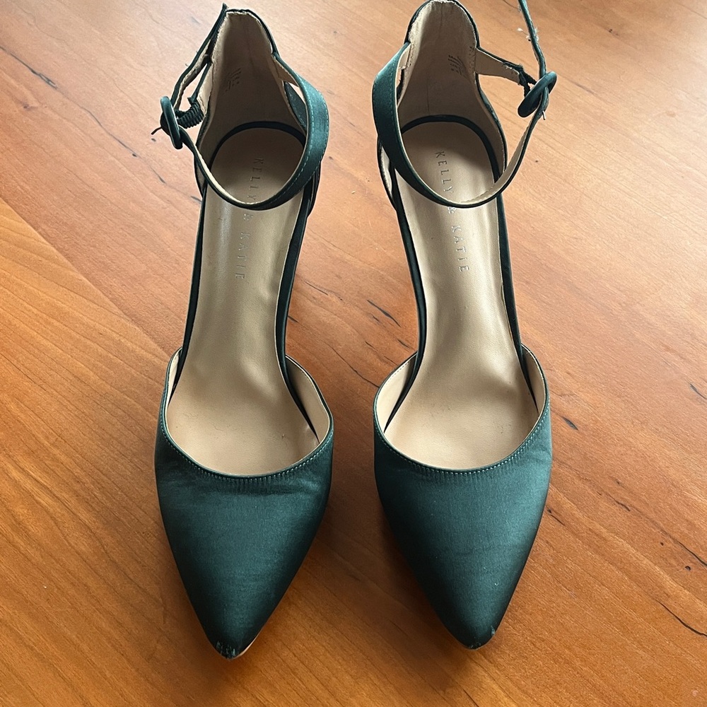 Kelly & Katie Green Satin Heels, Size 9.5